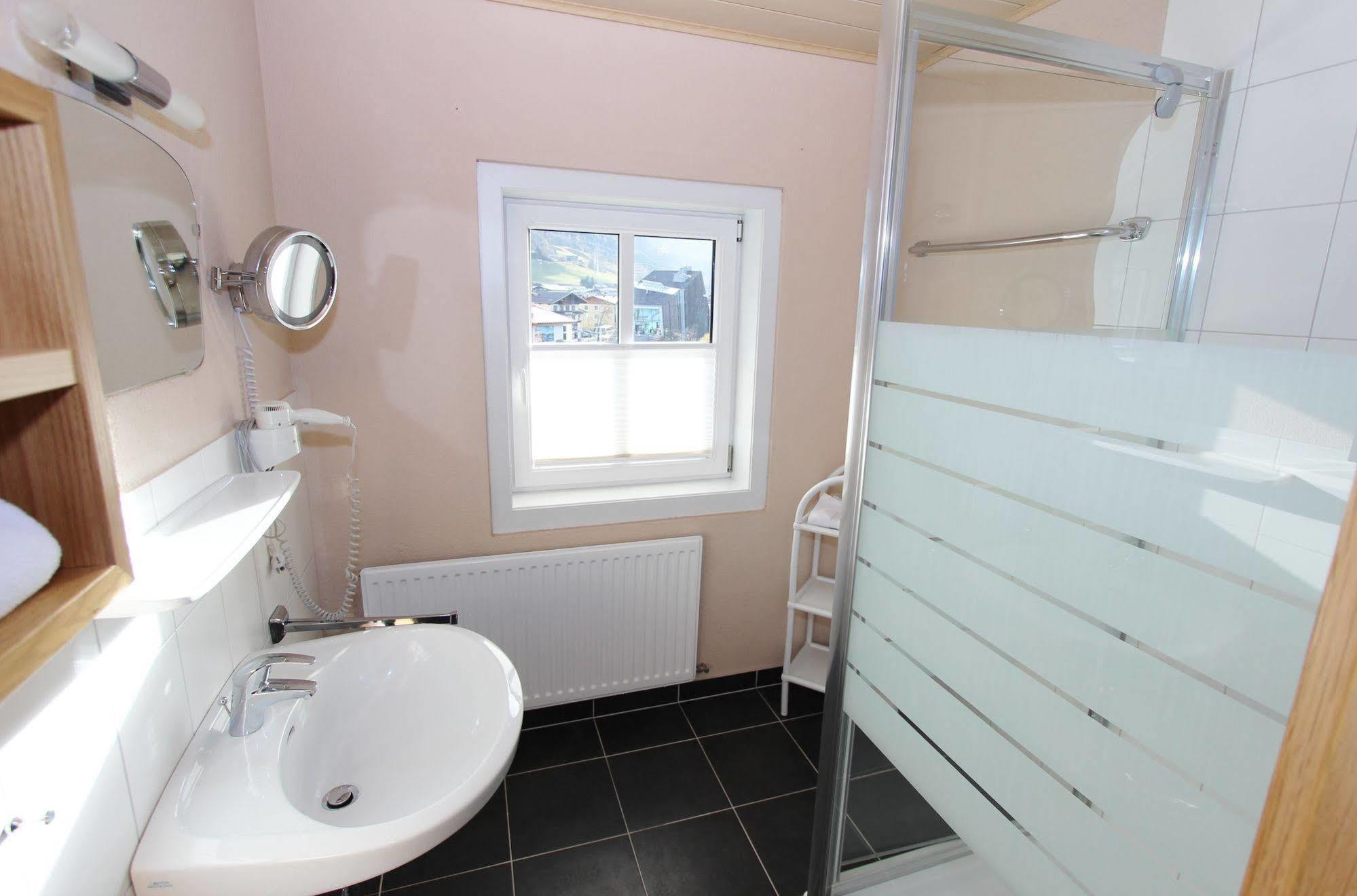 Apartment Margarethenstein Mit Privat Sauna Und Inklusive Zell Am See-Kaprun Sommerkarte Luaran gambar